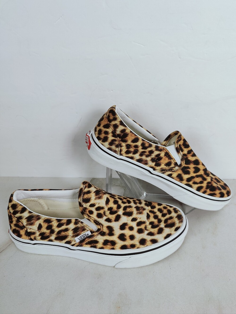 Vans Classic Slip-On Leopard Print Sneakers, Sz 6(M) 7.5(W)